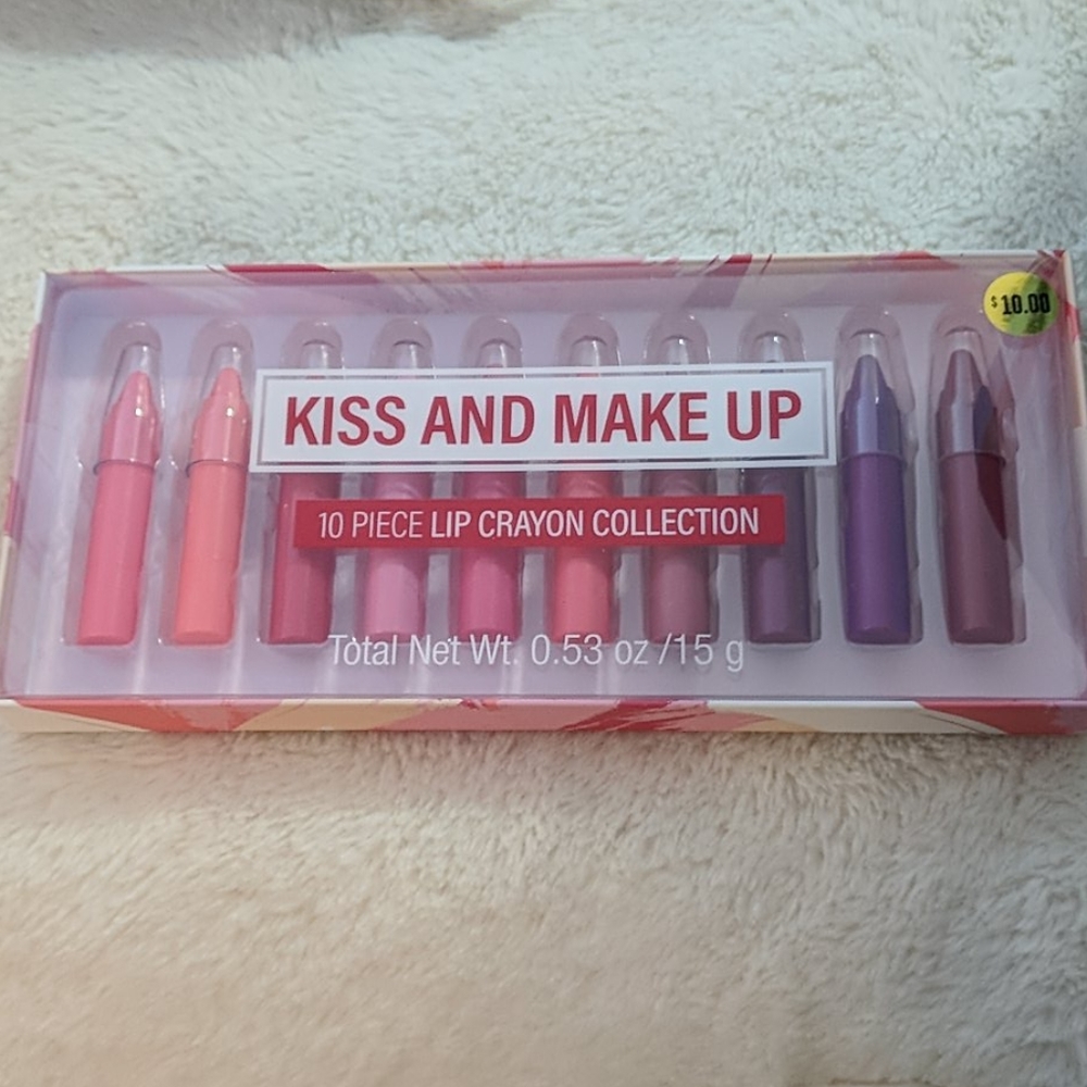 10 piece lip crayon collection.